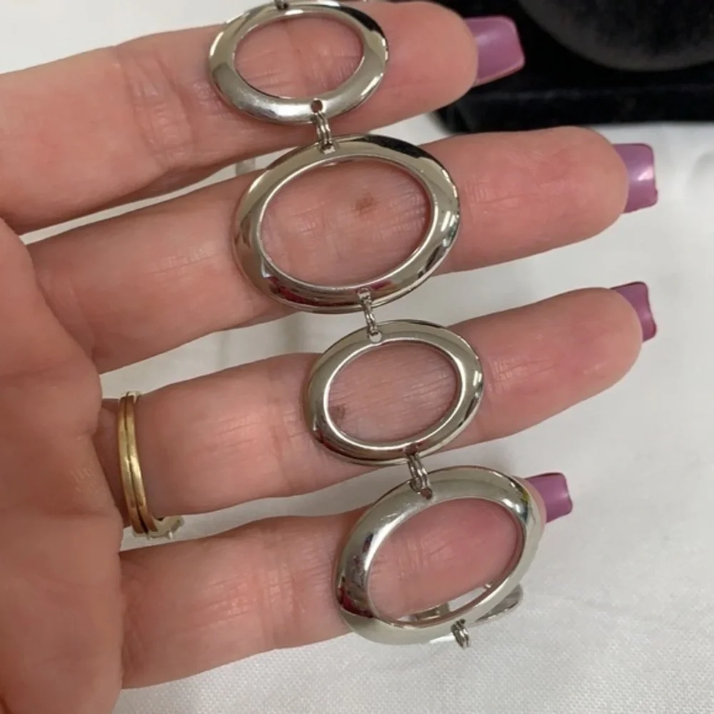 Lia Sophia open circle oval silver tone links